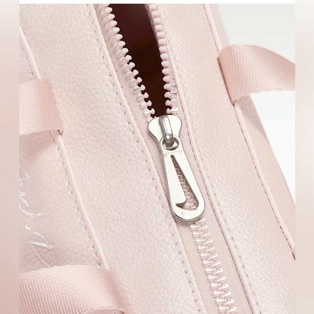 Women’s Nike Clash Mini barrel bag - Picture 5 of 9
